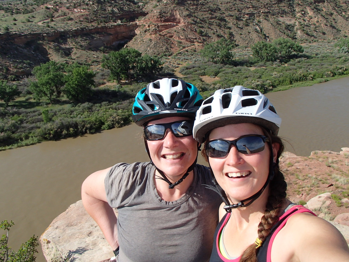 Hiking Partners Bethany Hughes and Lauren Reed